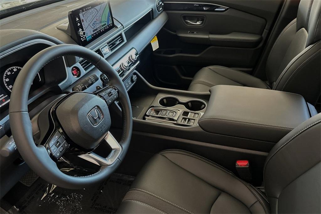 new 2025 Honda Pilot car, priced at $49,450