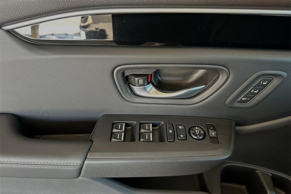 new 2025 Honda Pilot car, priced at $49,450