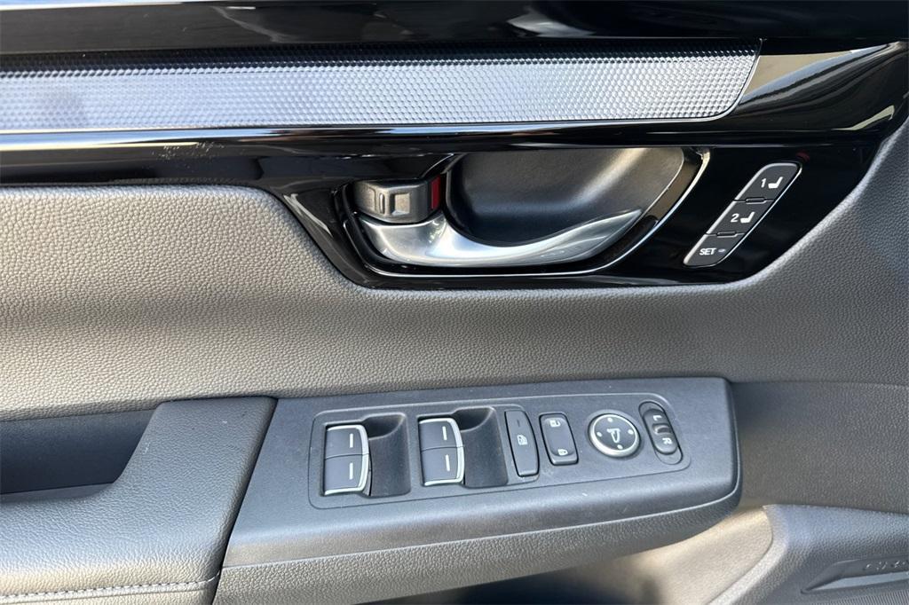used 2025 Honda CR-V car, priced at $35,295