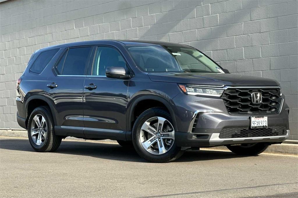 used 2023 Honda Pilot car, priced at $40,095