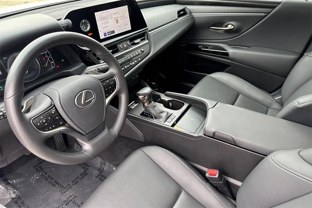 used 2024 Lexus ES 300h car, priced at $43,995