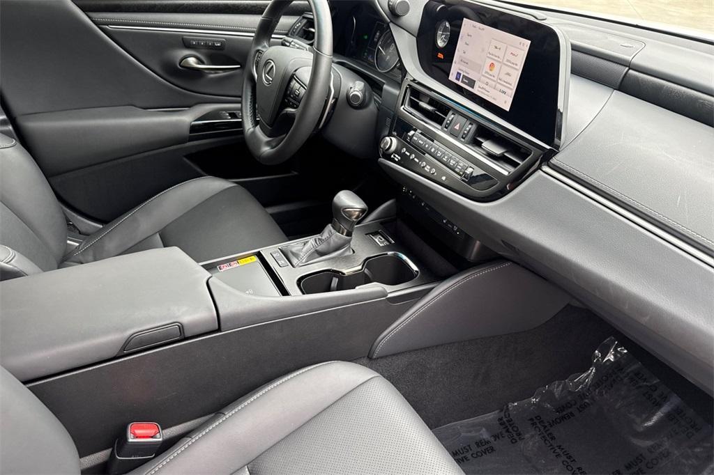used 2024 Lexus ES 300h car, priced at $43,995
