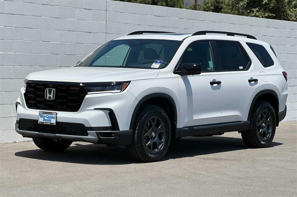 new 2025 Honda Pilot car, priced at $51,250