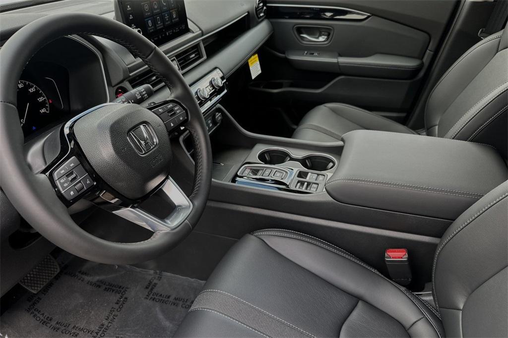 new 2025 Honda Pilot car, priced at $52,280