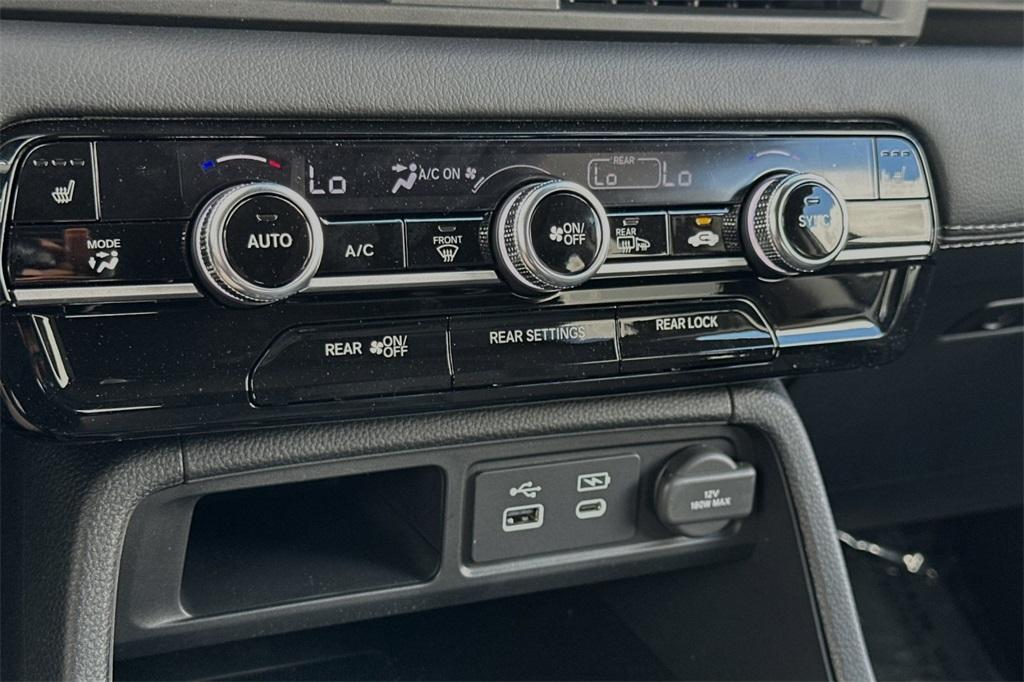 new 2025 Honda Pilot car, priced at $52,280