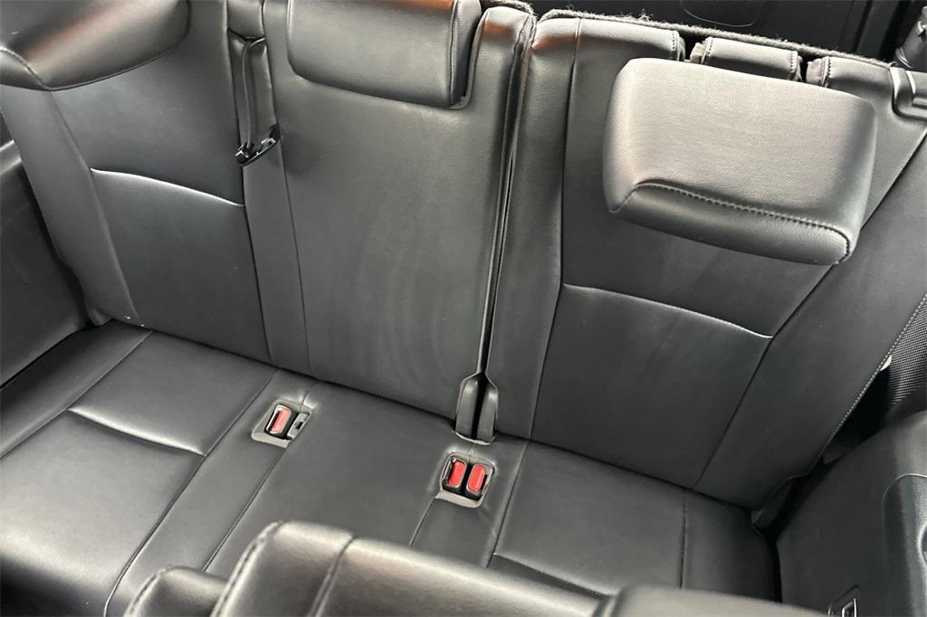 used 2022 Toyota Highlander car, priced at $37,995