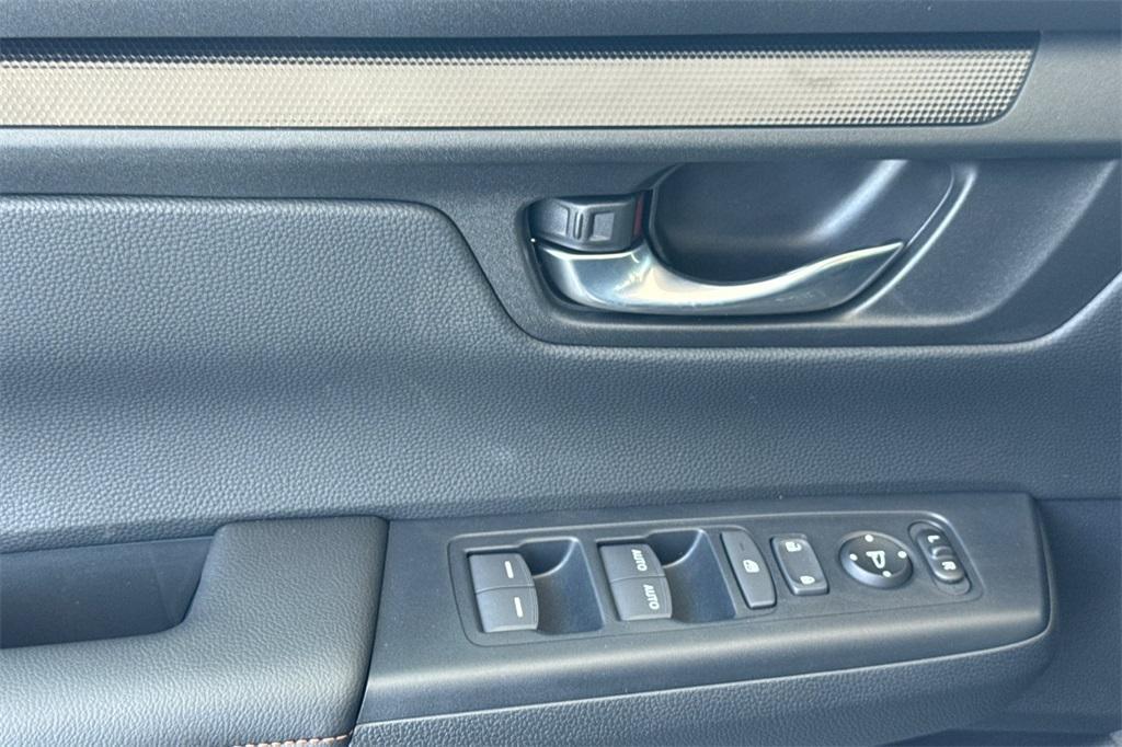 new 2026 Honda CR-V Hybrid car, priced at $38,600