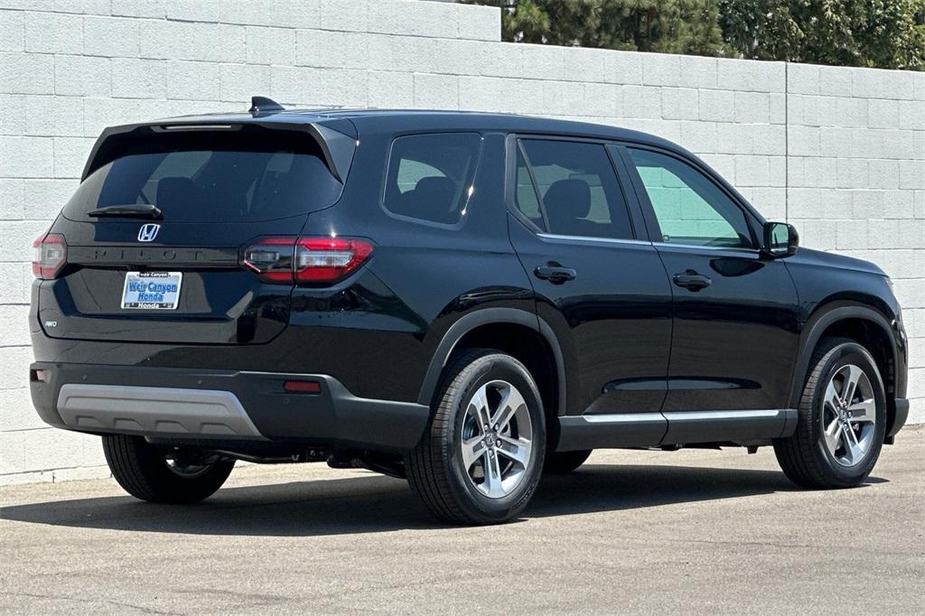 new 2025 Honda Pilot car, priced at $44,651
