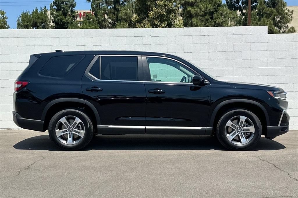 new 2025 Honda Pilot car, priced at $44,651