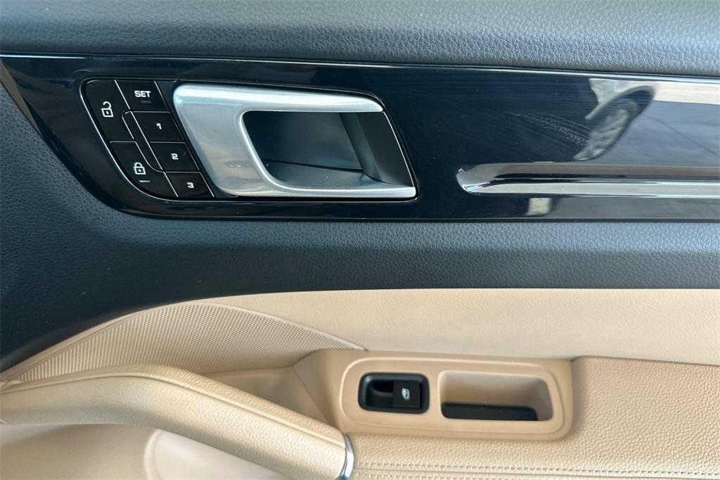 used 2020 Porsche Cayenne car, priced at $38,995