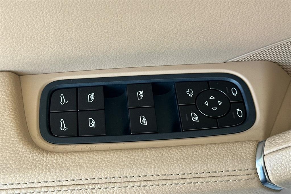 used 2020 Porsche Cayenne car, priced at $38,995