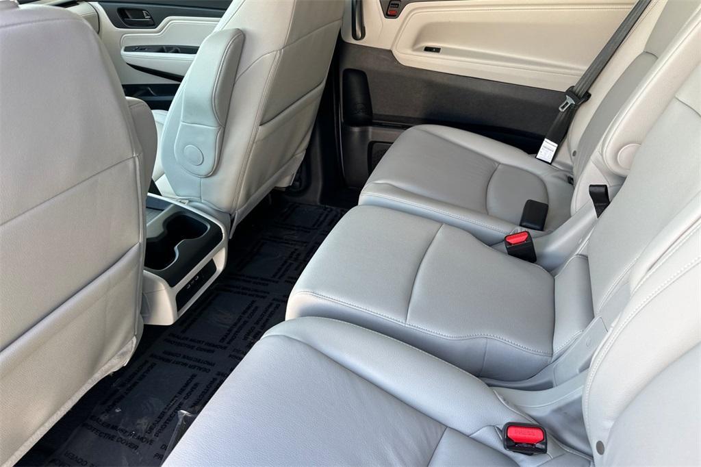 new 2025 Honda Odyssey car, priced at $41,875