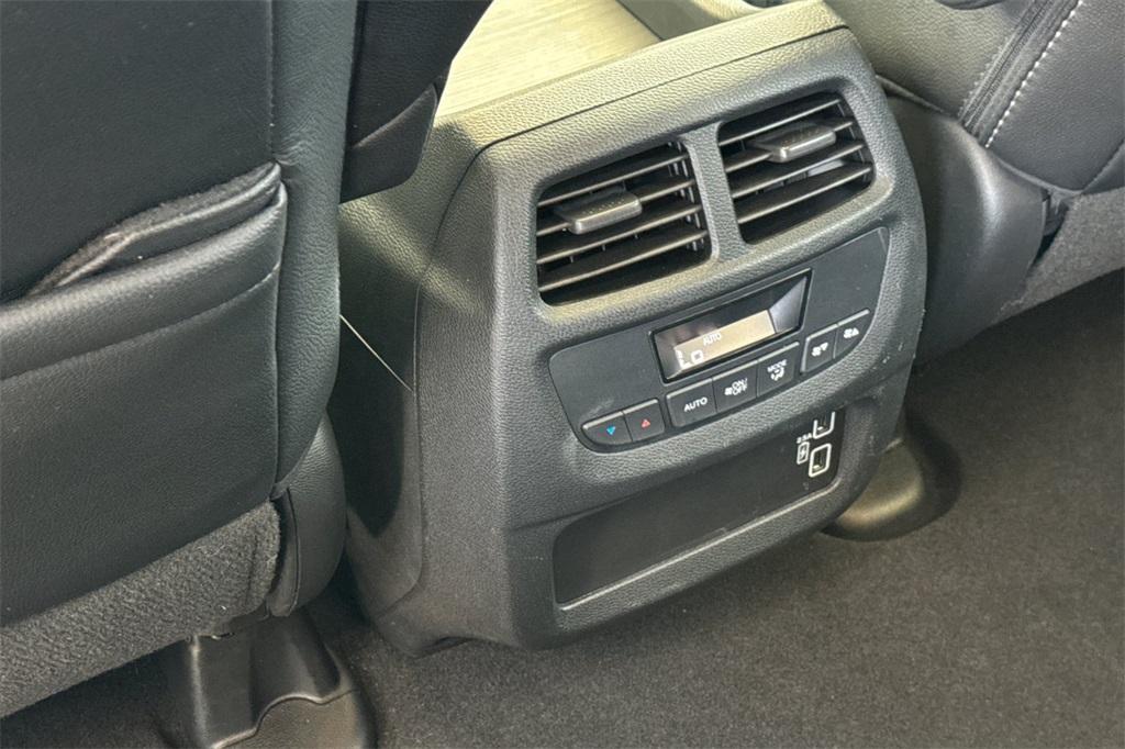 used 2022 Honda Pilot car, priced at $32,995