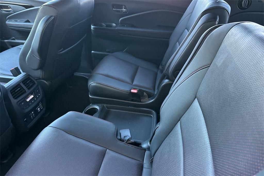 used 2022 Honda Pilot car, priced at $38,895