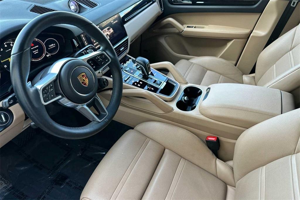 used 2020 Porsche Cayenne E-Hybrid car, priced at $57,995