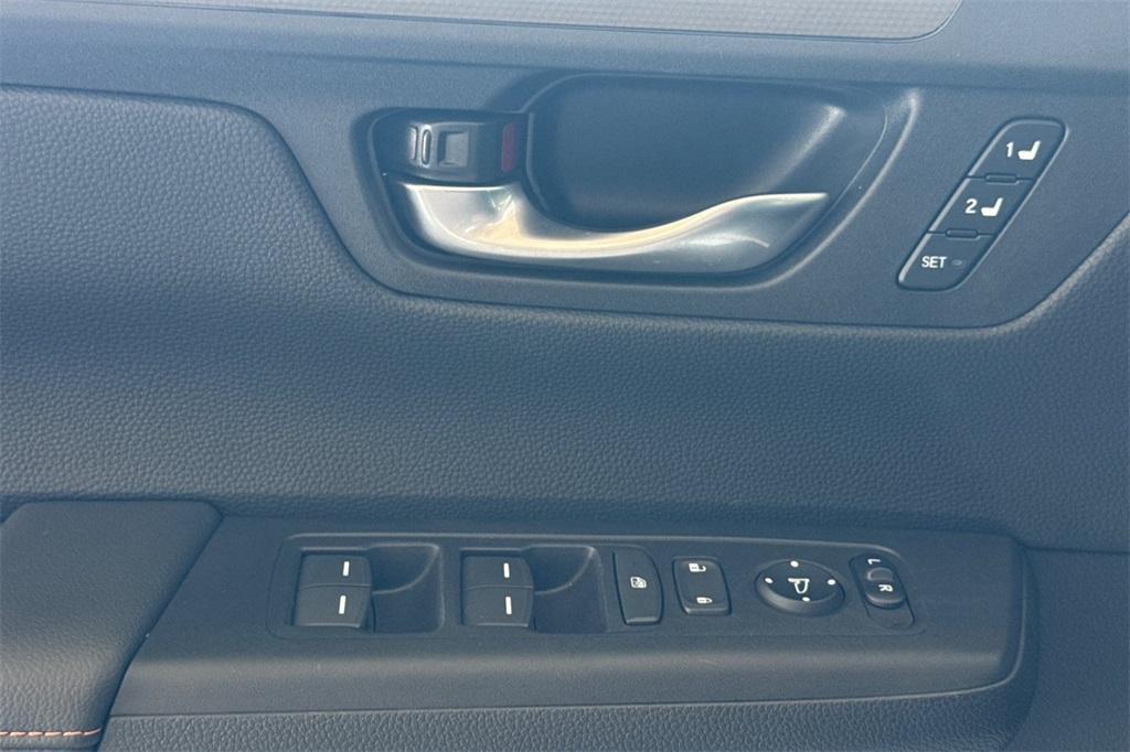 used 2025 Honda CR-V Hybrid car, priced at $36,995