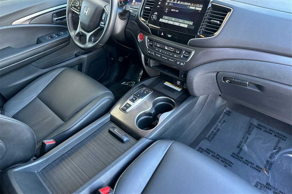 used 2022 Honda Pilot car, priced at $27,895