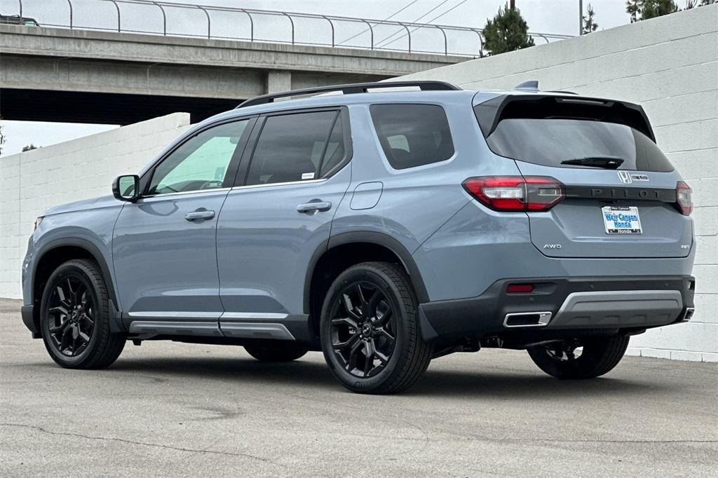 new 2025 Honda Pilot car, priced at $51,136