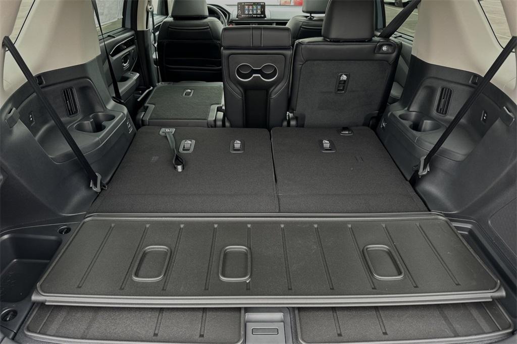 new 2025 Honda Pilot car, priced at $51,136
