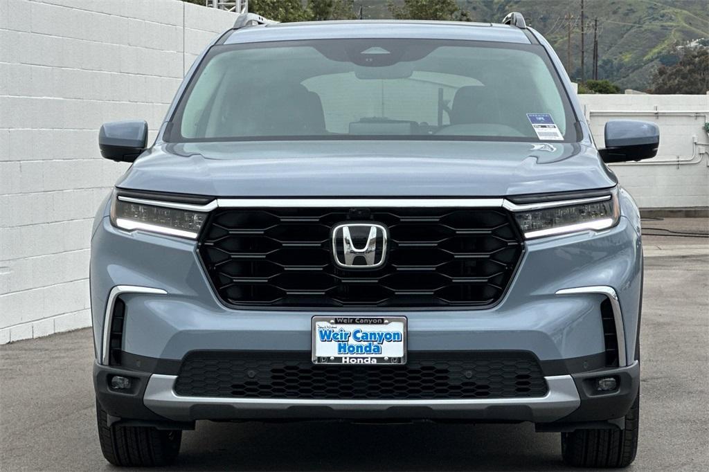 new 2025 Honda Pilot car, priced at $54,930