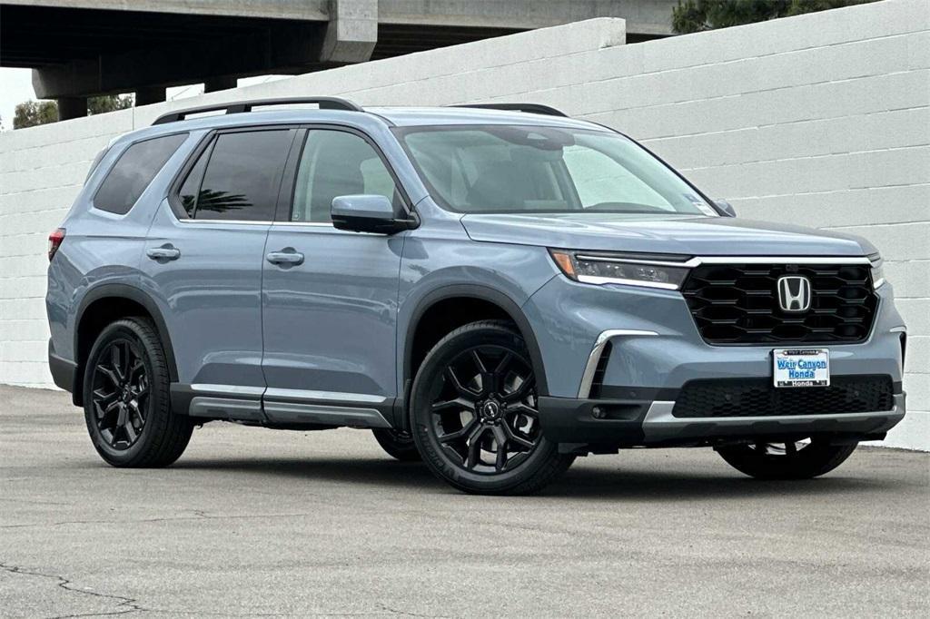 new 2025 Honda Pilot car, priced at $54,930