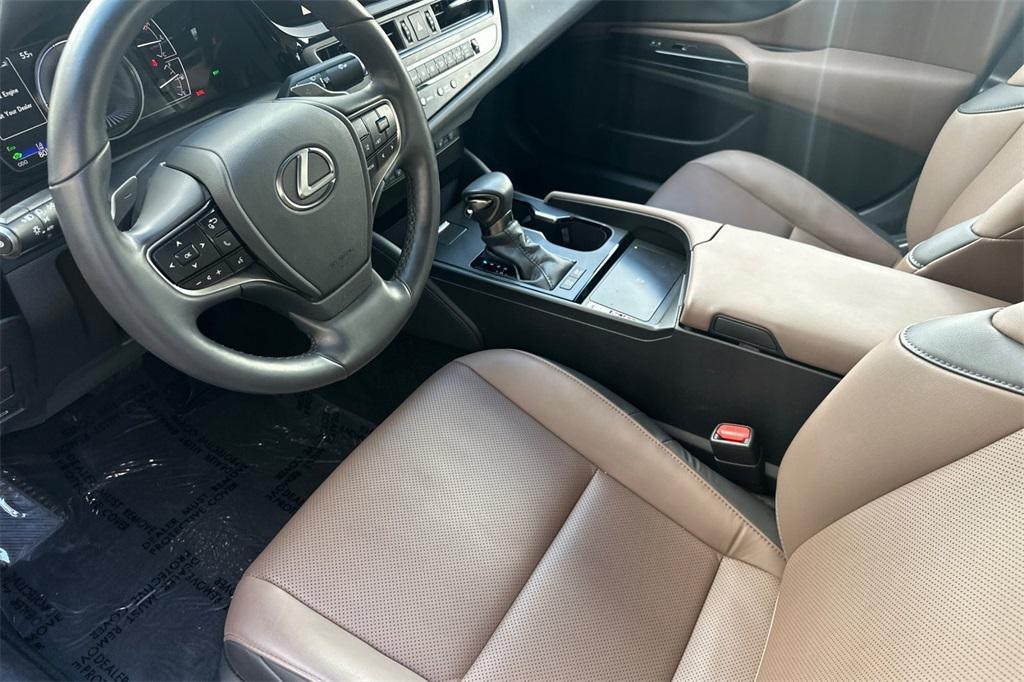 used 2024 Lexus ES 300h car, priced at $44,995