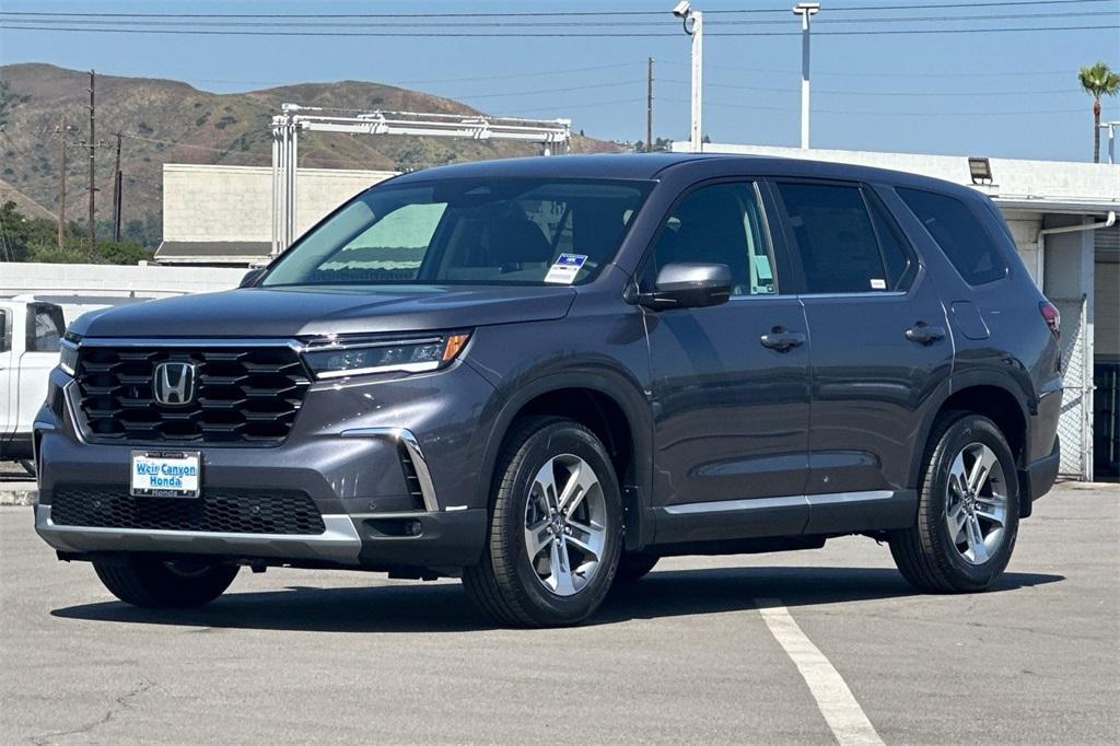 new 2025 Honda Pilot car, priced at $44,311