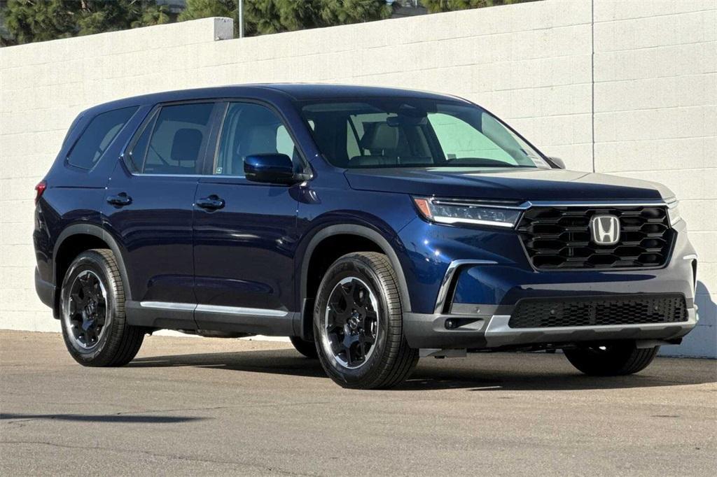 new 2025 Honda Pilot car, priced at $46,795