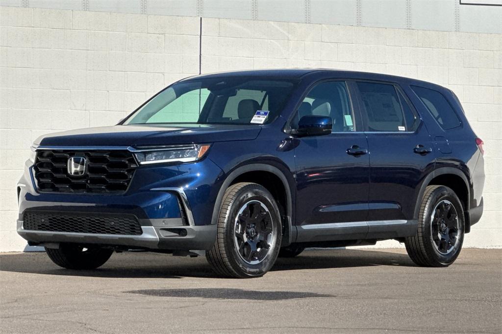 new 2025 Honda Pilot car, priced at $46,795