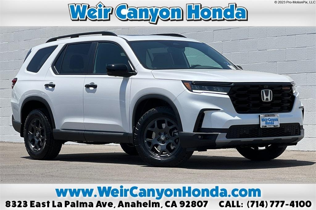 new 2025 Honda Pilot car, priced at $48,722