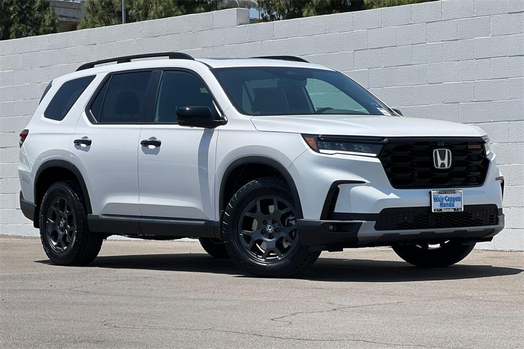 new 2025 Honda Pilot car, priced at $48,722