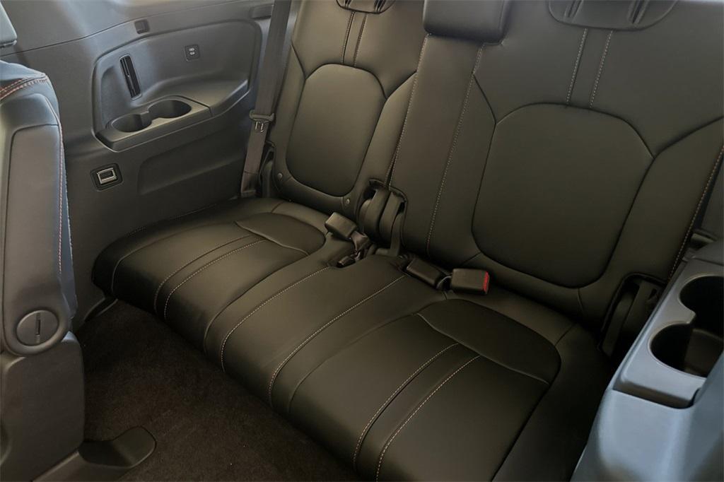 new 2025 Honda Pilot car, priced at $48,722