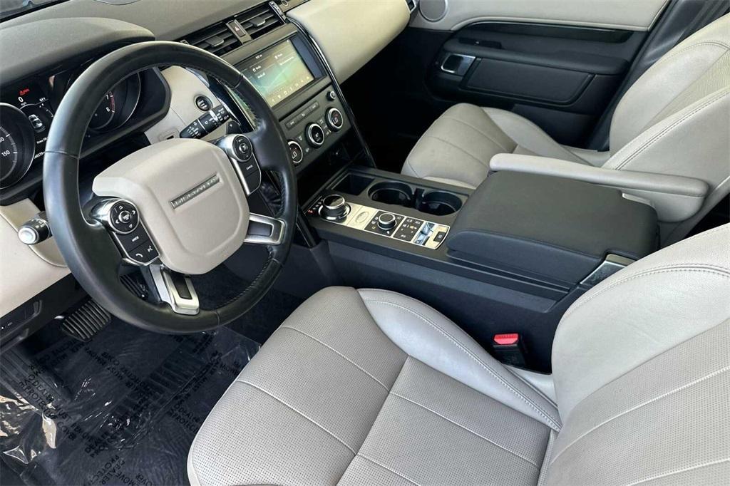 used 2018 Land Rover Discovery car, priced at $19,995