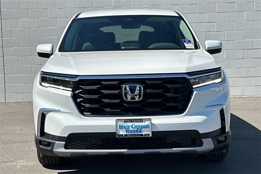 new 2025 Honda Pilot car, priced at $48,180