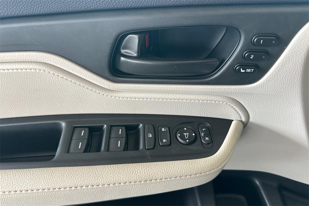 new 2026 Honda Odyssey car, priced at $44,290