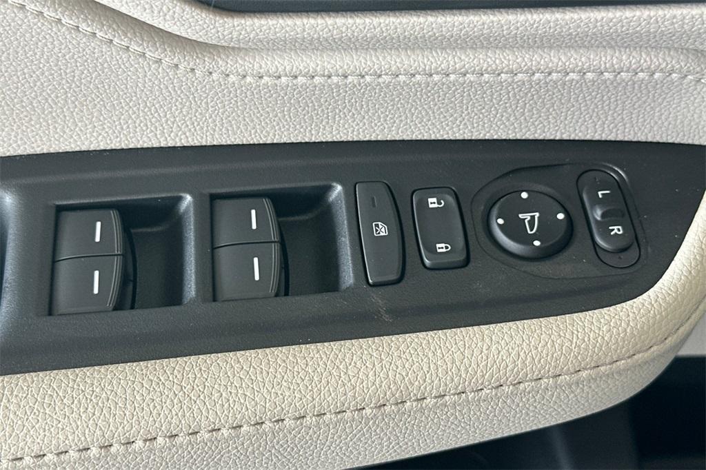 new 2026 Honda Odyssey car, priced at $44,290