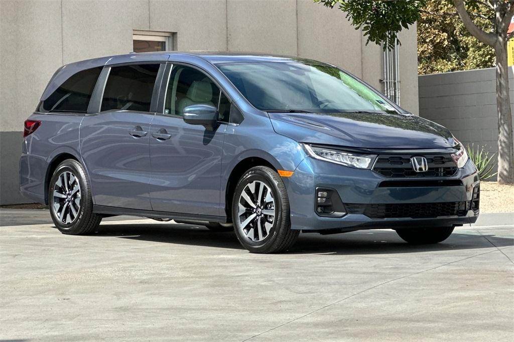 new 2026 Honda Odyssey car, priced at $44,290