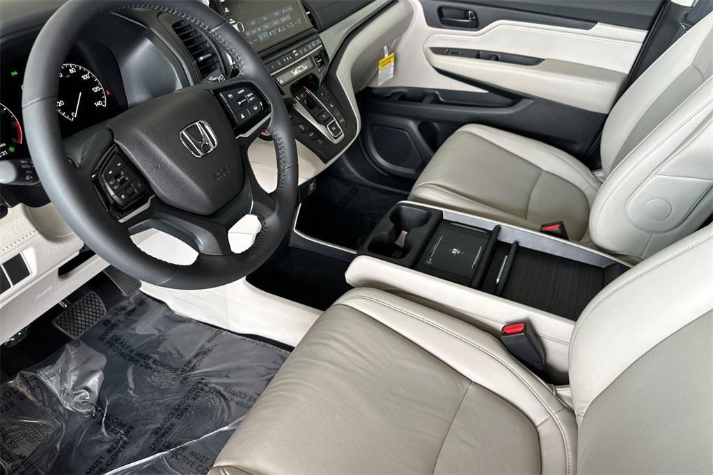 new 2026 Honda Odyssey car, priced at $44,290