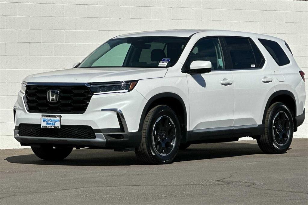 new 2025 Honda Pilot car, priced at $49,350