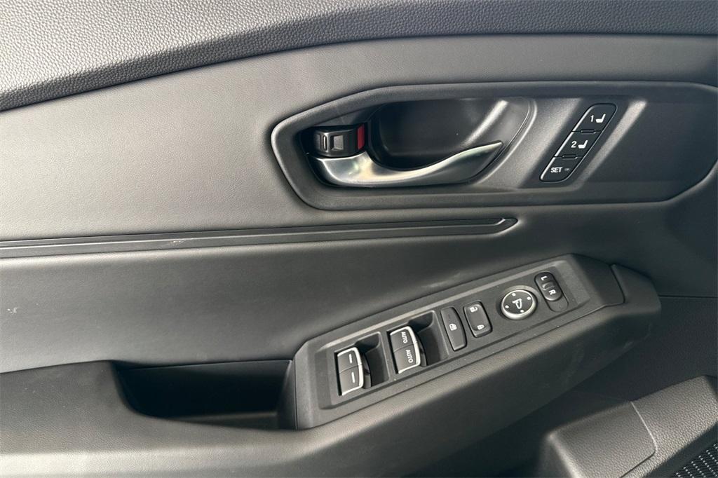 new 2025 Honda Accord Hybrid car, priced at $35,081
