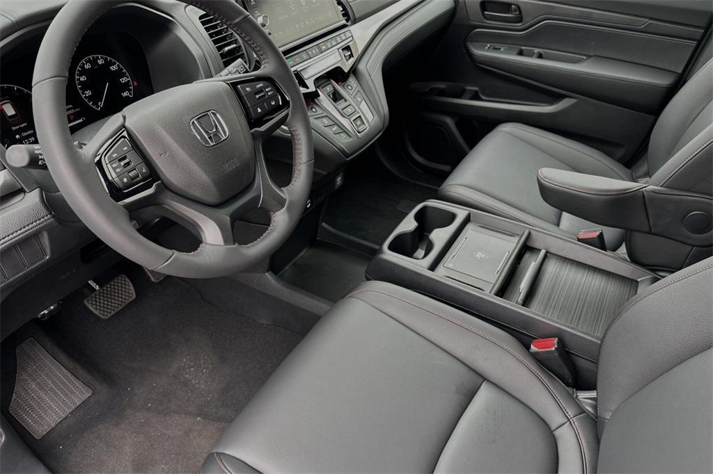 new 2025 Honda Odyssey car, priced at $42,965