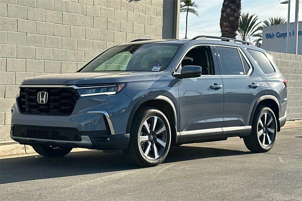 new 2025 Honda Pilot car, priced at $51,450