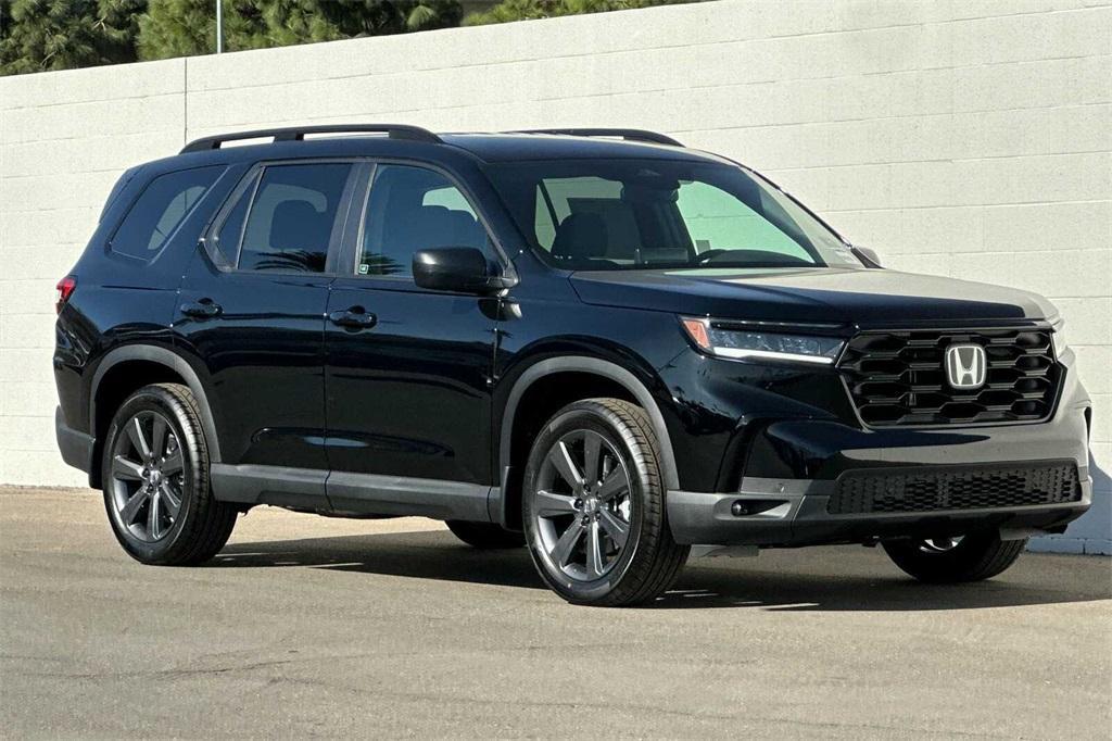 new 2025 Honda Pilot car, priced at $41,595