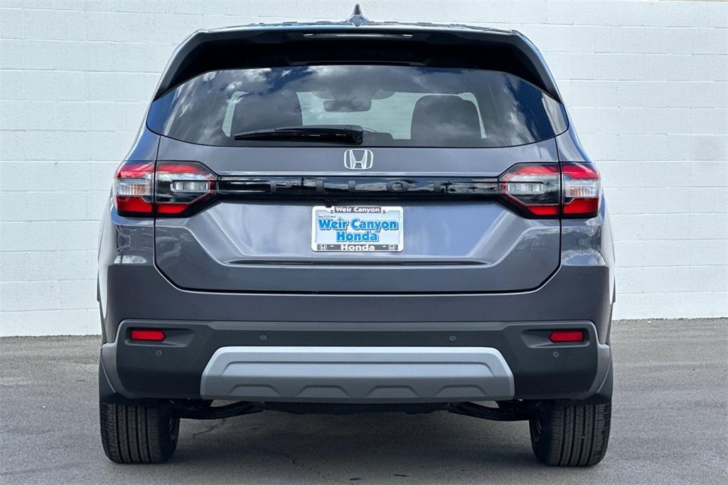 new 2025 Honda Pilot car, priced at $45,625