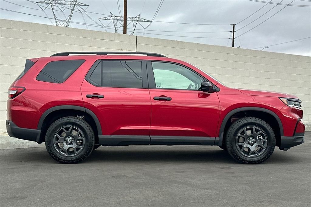 new 2025 Honda Pilot car, priced at $51,250