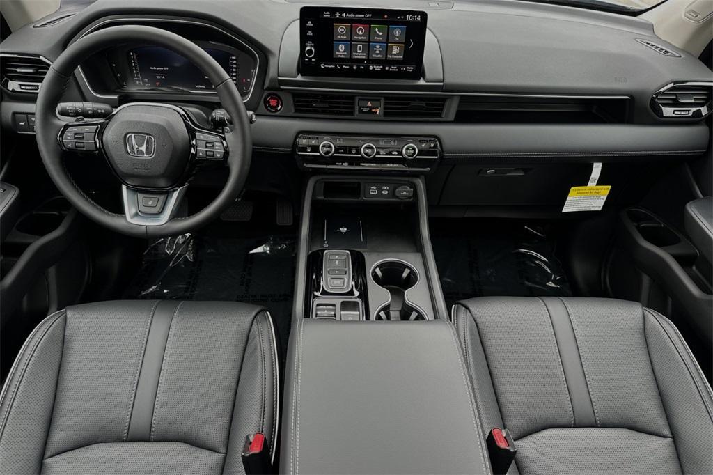 new 2025 Honda Pilot car, priced at $50,665
