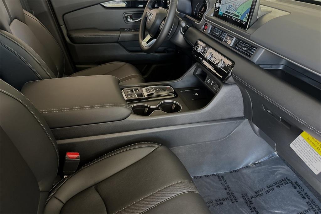 new 2025 Honda Pilot car, priced at $46,158