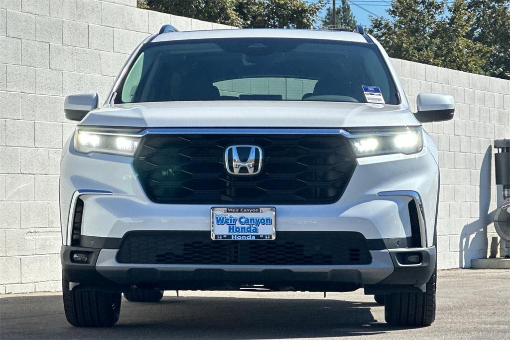 new 2025 Honda Pilot car, priced at $46,158