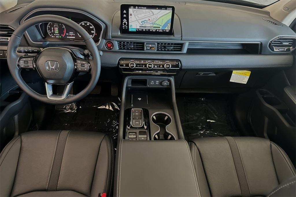 new 2025 Honda Pilot car, priced at $46,158