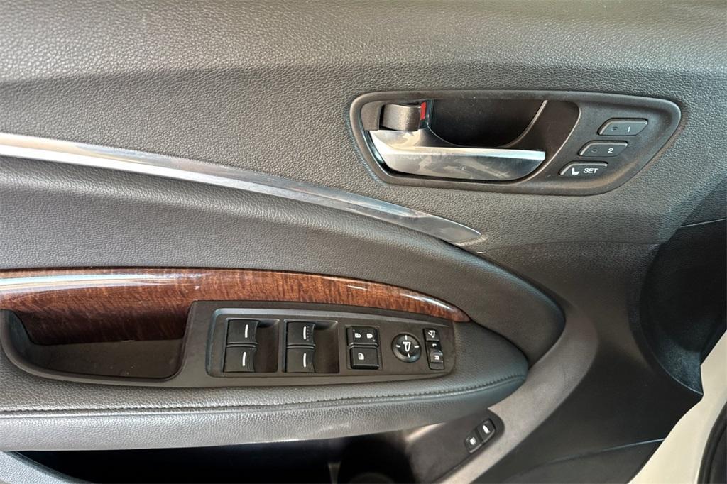 used 2018 Acura MDX car, priced at $20,495